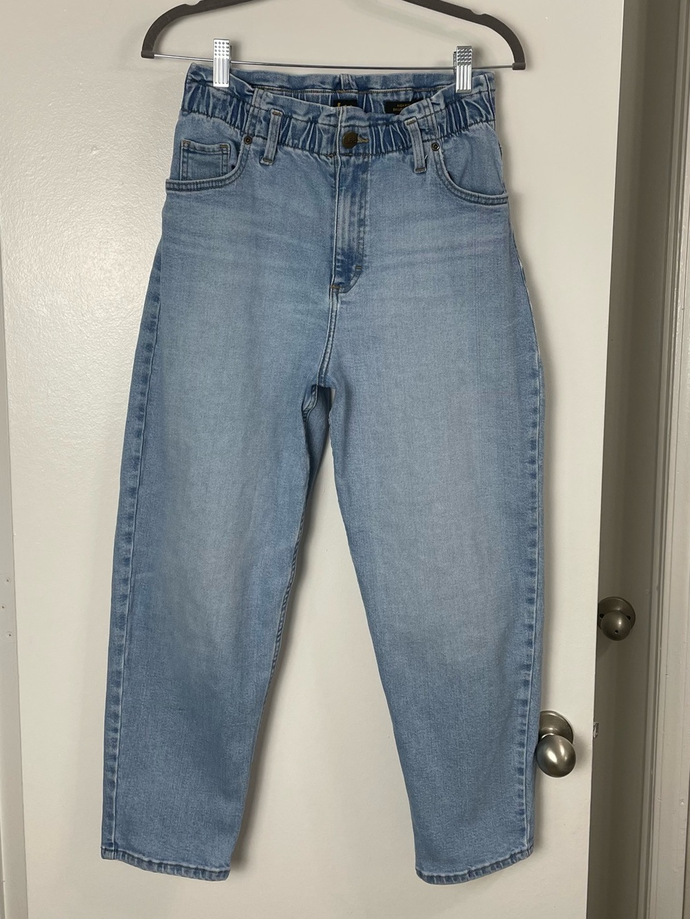 Lee High-Rise Balloon Taper Jeans | Light Blue | Size M | 25” Inseam